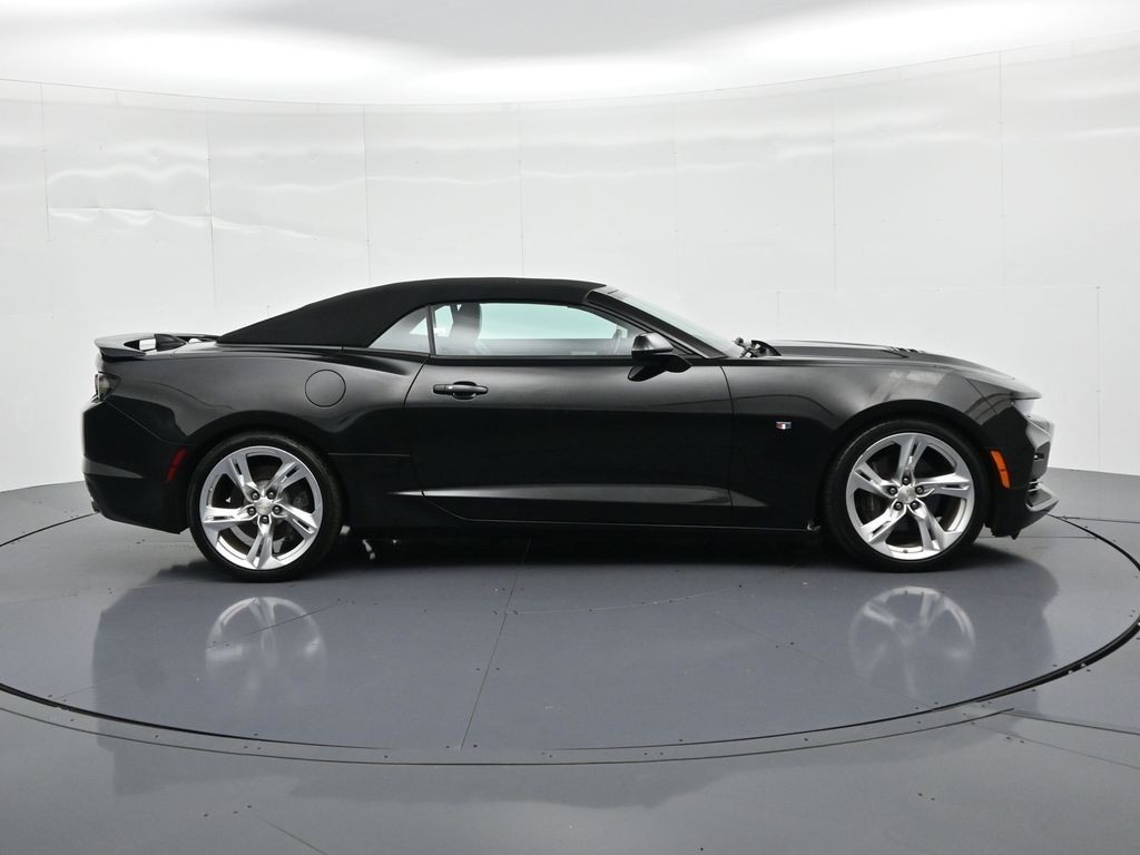 Chevrolet Camaro Vehicle Full-screen Gallery Image 05