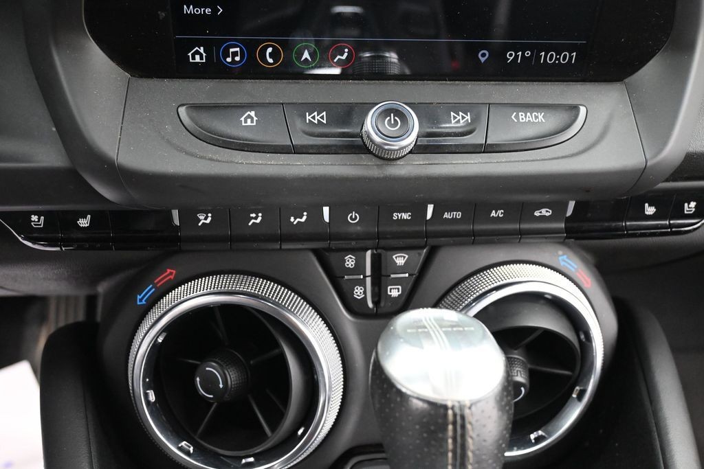 Chevrolet Camaro Vehicle Full-screen Gallery Image 11