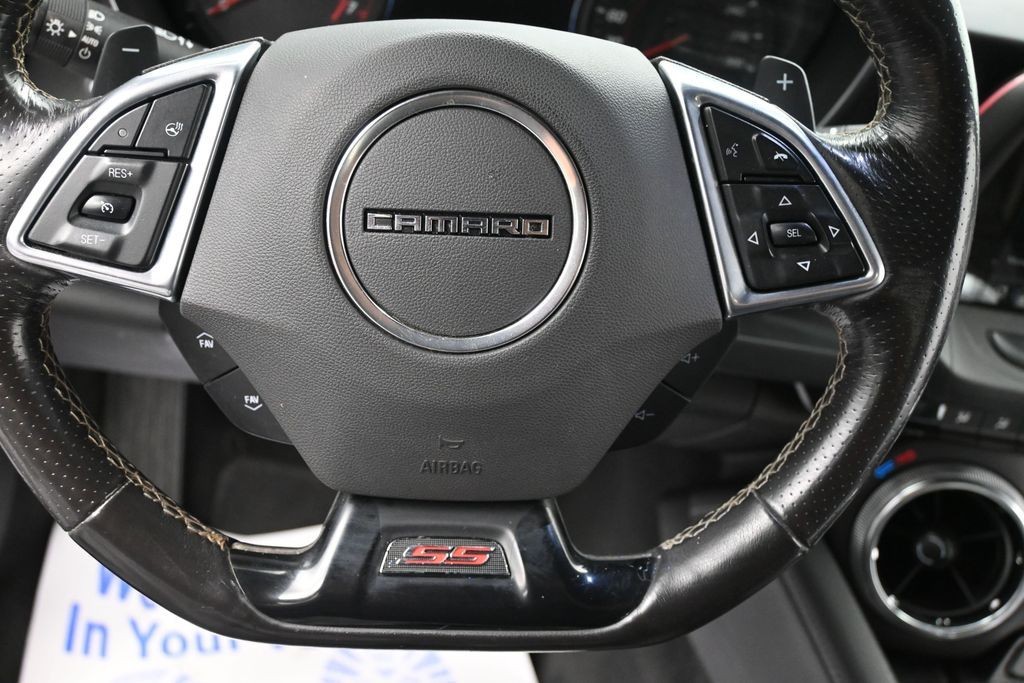 Chevrolet Camaro Vehicle Full-screen Gallery Image 14