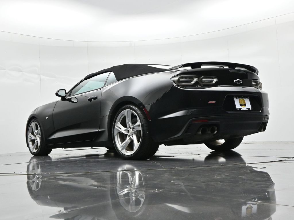 Chevrolet Camaro Vehicle Full-screen Gallery Image 21
