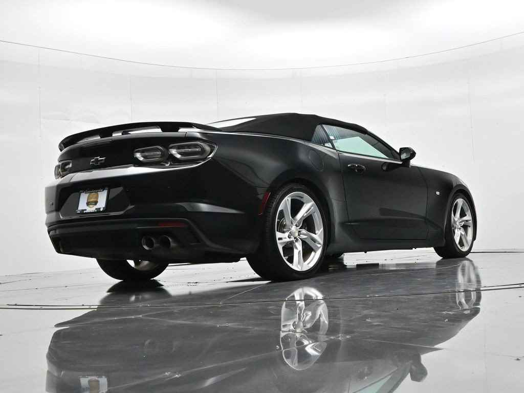 Chevrolet Camaro Vehicle Full-screen Gallery Image 23