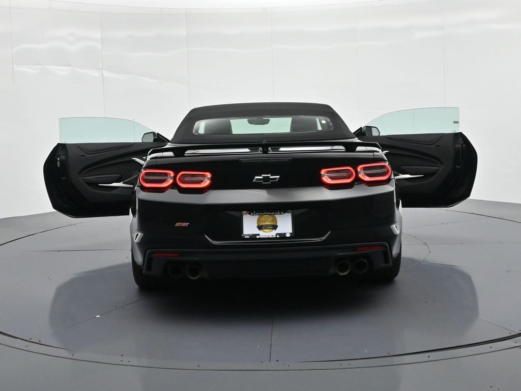 Chevrolet Camaro Vehicle Full-screen Gallery Image 28