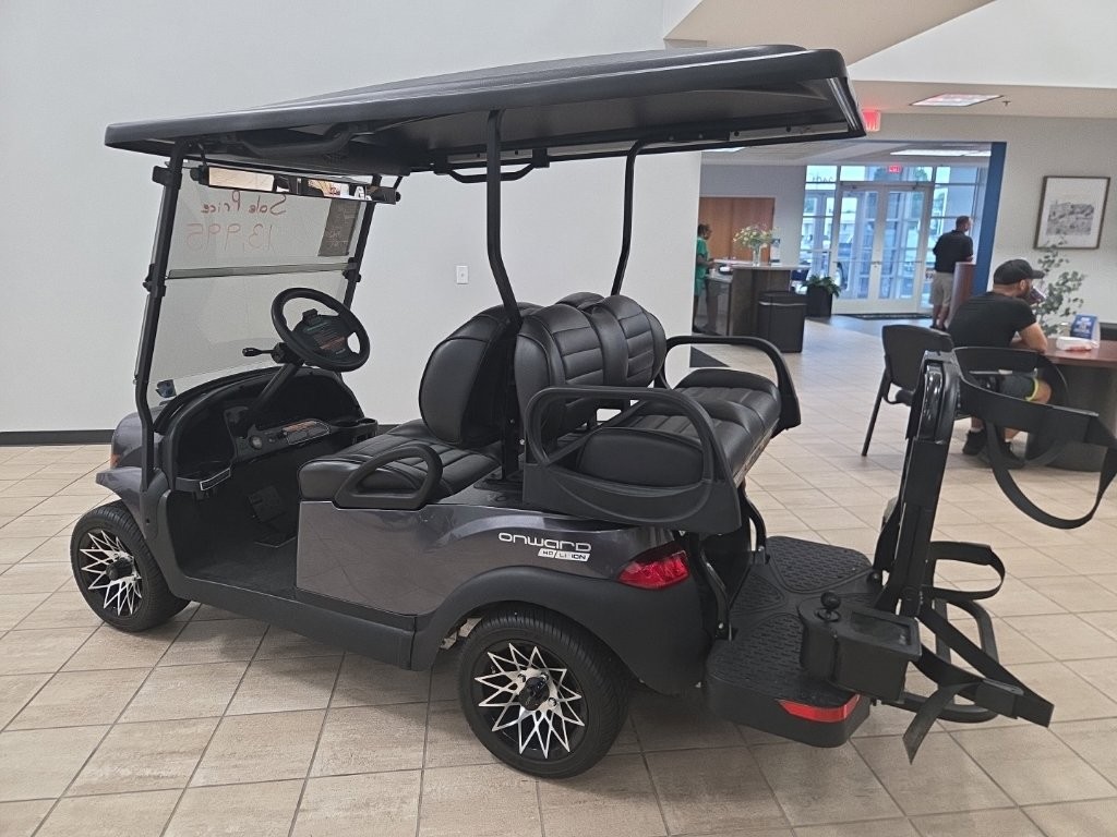 Club Club Car Vehicle Full-screen Gallery Image 2