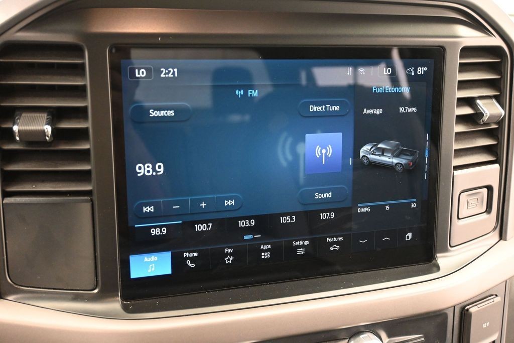 Ford F-150 Vehicle Full-screen Gallery Image 12