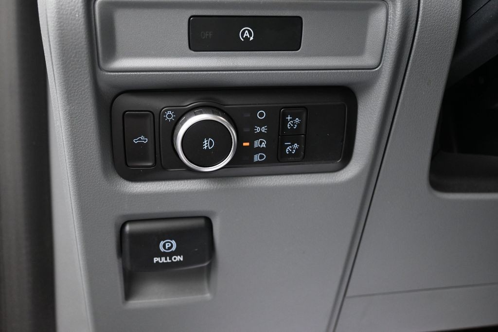 Ford F-150 Vehicle Full-screen Gallery Image 15