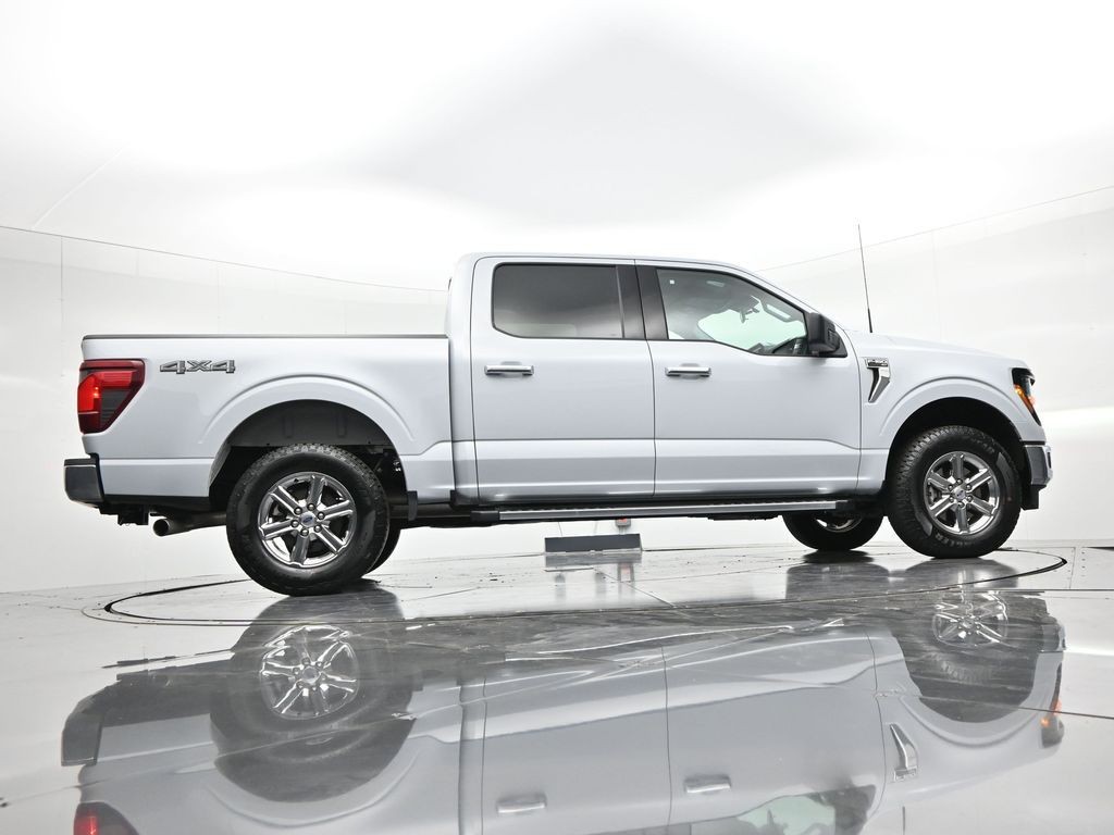 Ford F-150 Vehicle Full-screen Gallery Image 25