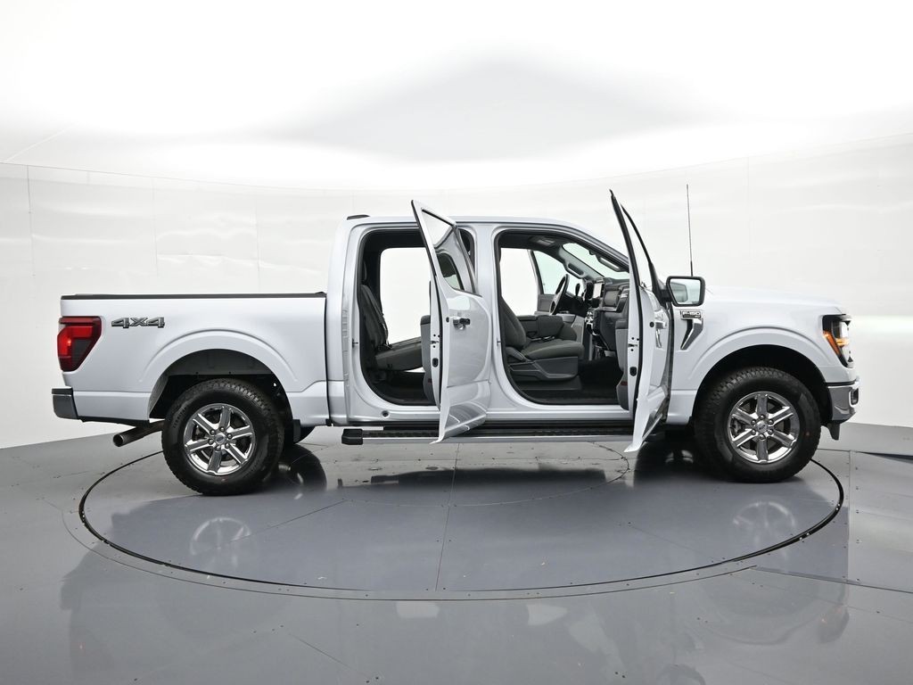 Ford F-150 Vehicle Full-screen Gallery Image 26