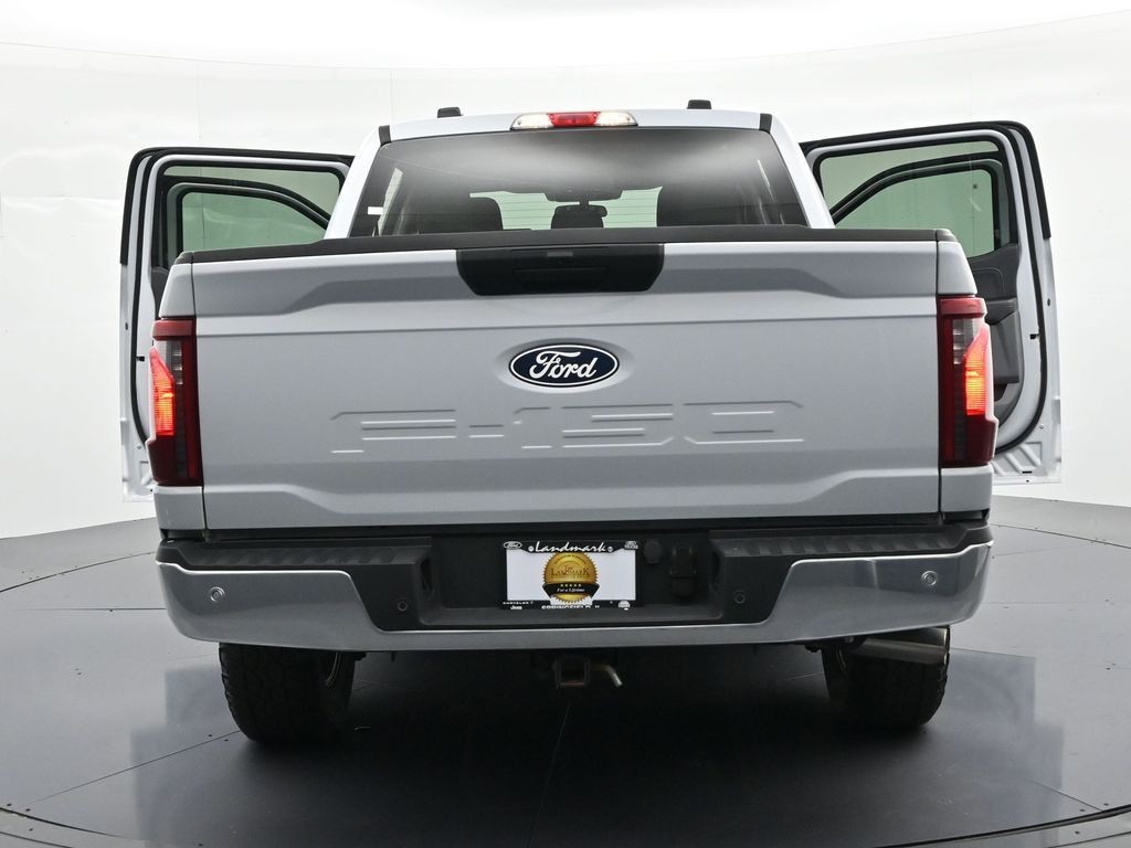 Ford F-150 Vehicle Full-screen Gallery Image 29