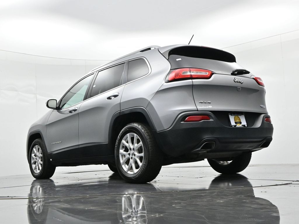 Jeep Cherokee Vehicle Full-screen Gallery Image 17