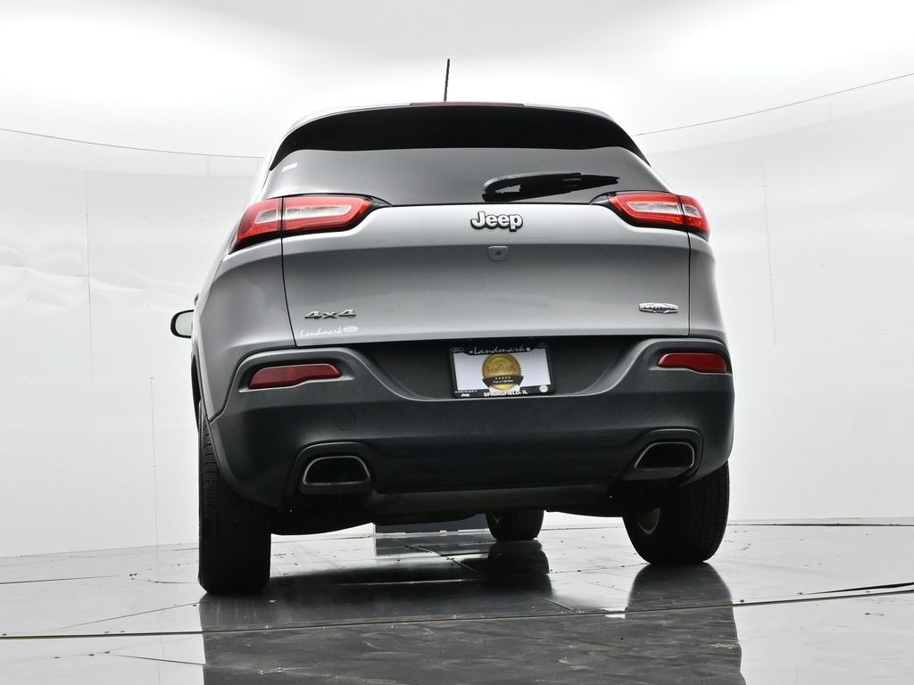 Jeep Cherokee Vehicle Full-screen Gallery Image 18