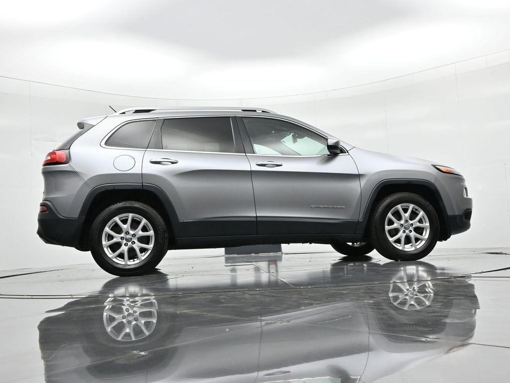 Jeep Cherokee Vehicle Full-screen Gallery Image 20