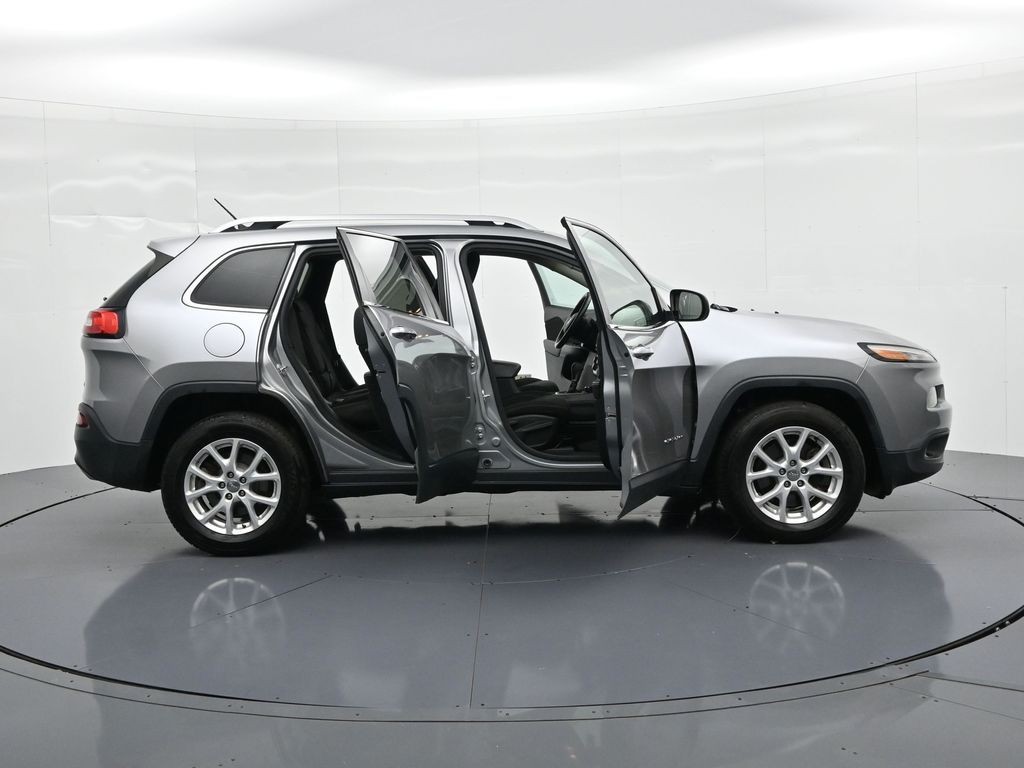 Jeep Cherokee Vehicle Full-screen Gallery Image 21