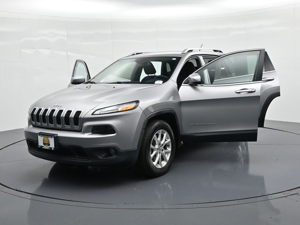 Jeep Cherokee Vehicle Full-screen Gallery Image 23