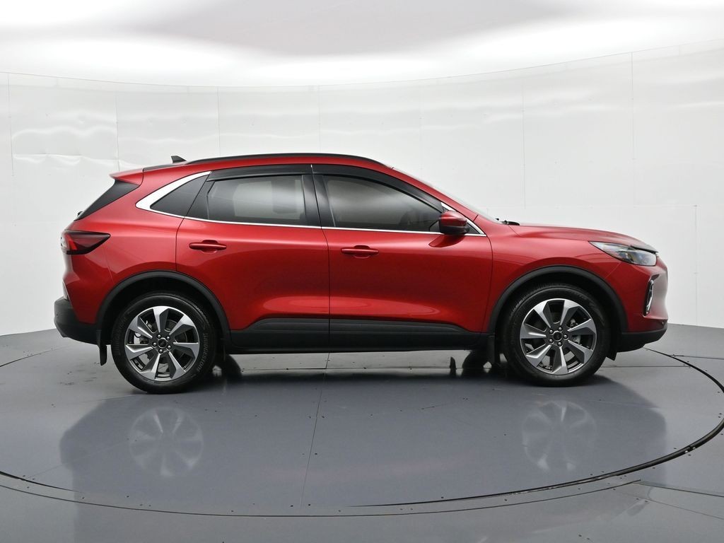 Ford Escape Vehicle Full-screen Gallery Image 5