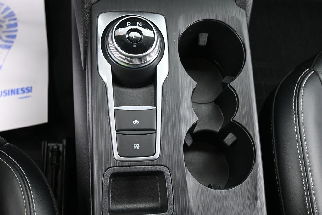 Ford Escape Vehicle Full-screen Gallery Image 13