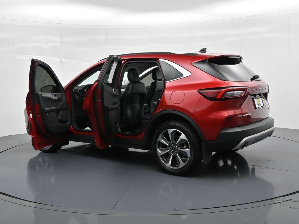 Ford Escape Vehicle Full-screen Gallery Image 25