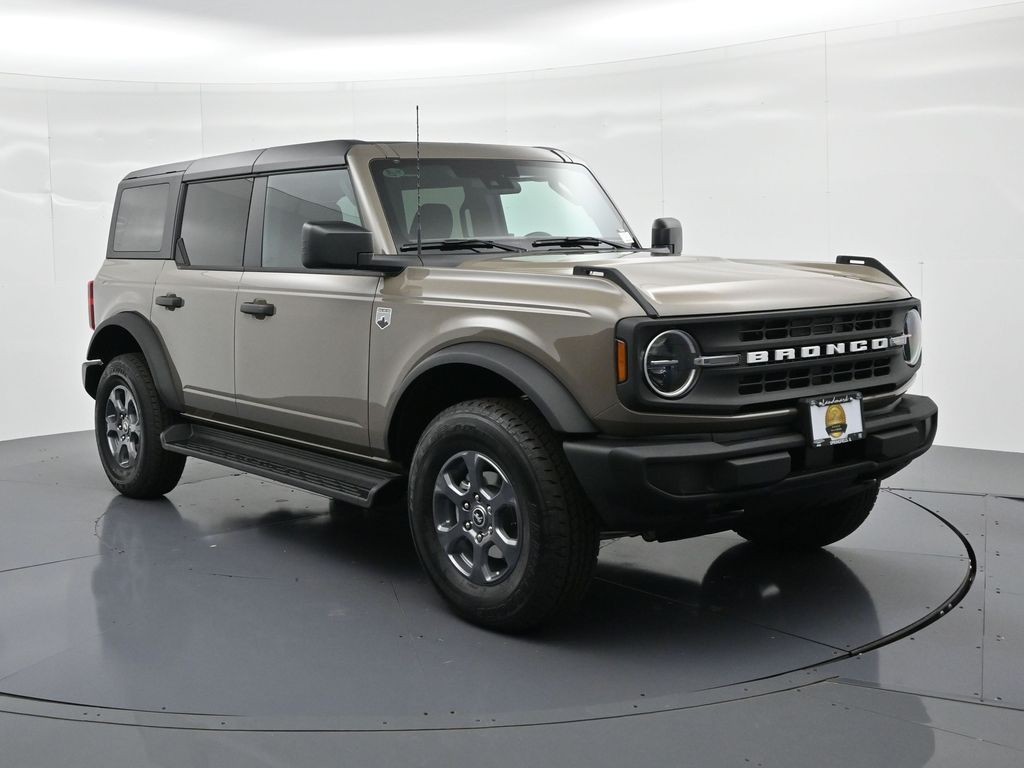Ford Bronco Vehicle Full-screen Gallery Image 4