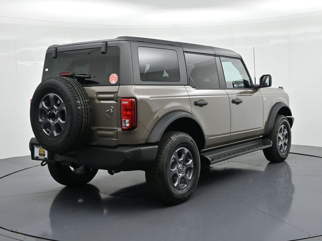 Ford Bronco Vehicle Full-screen Gallery Image 6
