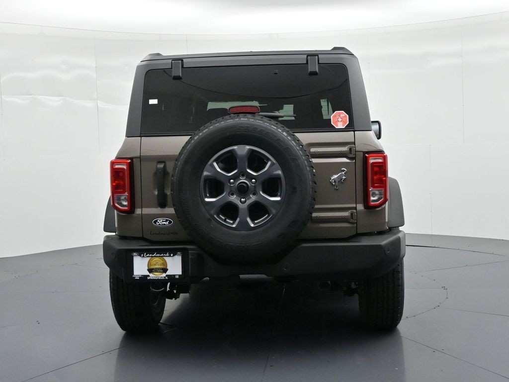 Ford Bronco Vehicle Full-screen Gallery Image 7