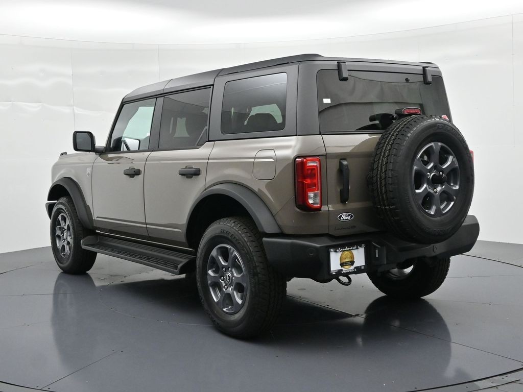 Ford Bronco Vehicle Full-screen Gallery Image 8