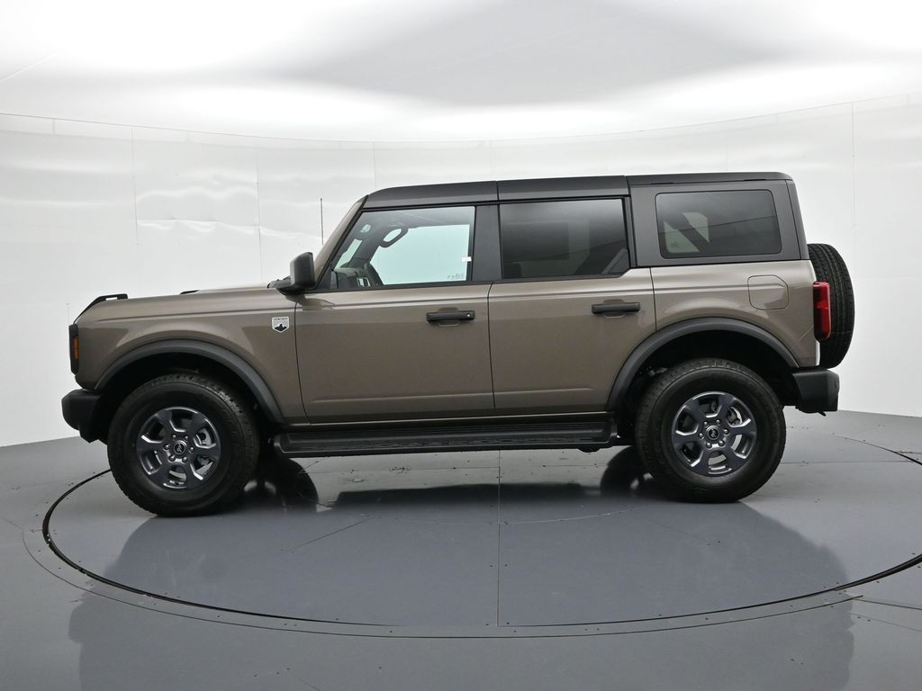 Ford Bronco Vehicle Full-screen Gallery Image 9