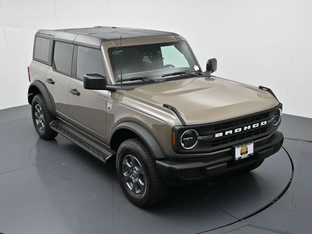 Ford Bronco Vehicle Full-screen Gallery Image 18