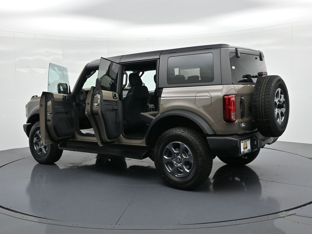 Ford Bronco Vehicle Full-screen Gallery Image 27