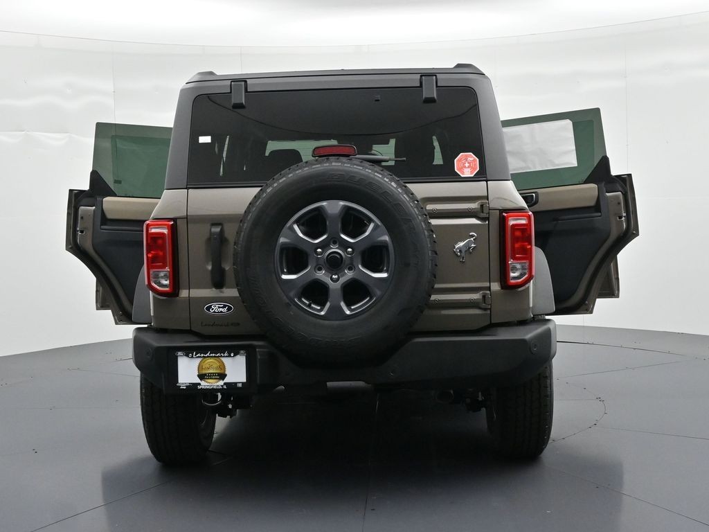 Ford Bronco Vehicle Full-screen Gallery Image 29