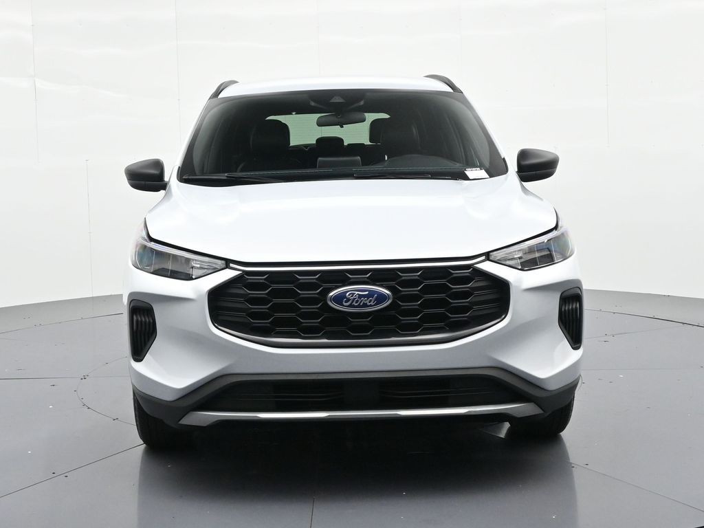Ford Escape Vehicle Full-screen Gallery Image 2