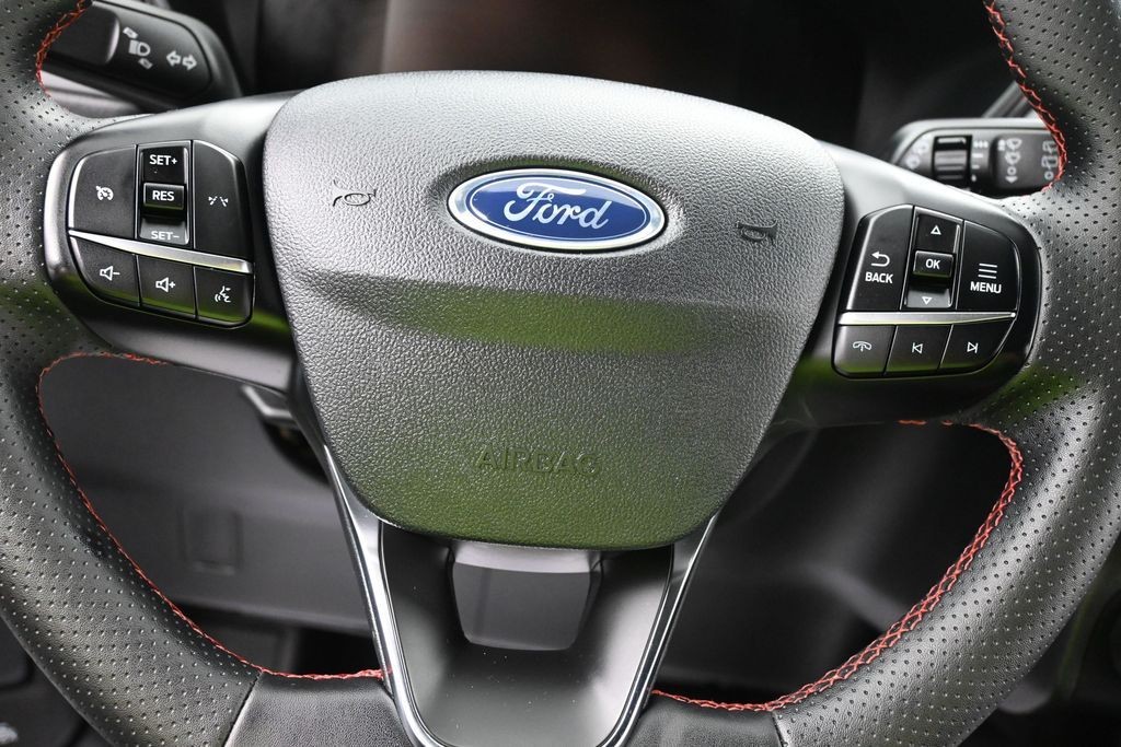 Ford Escape Vehicle Full-screen Gallery Image 12