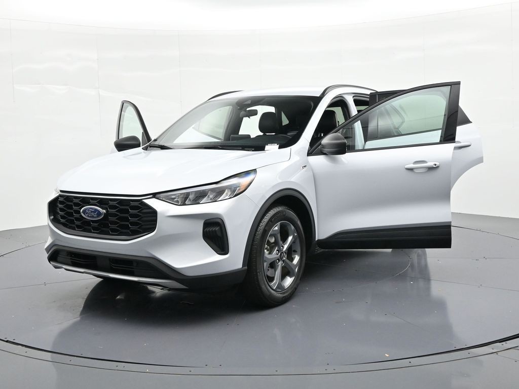 Ford Escape Vehicle Full-screen Gallery Image 24