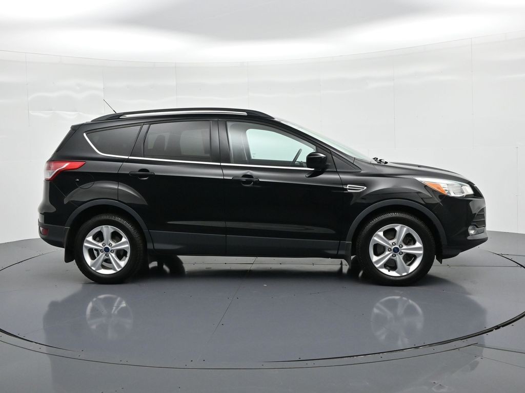 Ford Escape Vehicle Full-screen Gallery Image 5