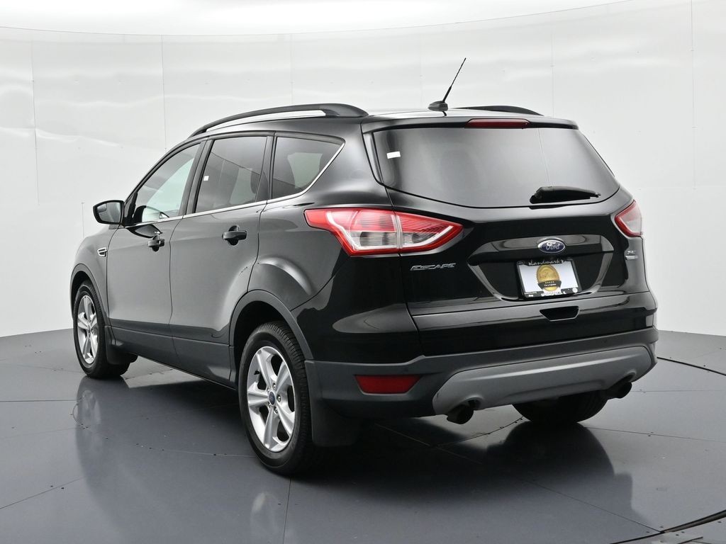 Ford Escape Vehicle Full-screen Gallery Image 8