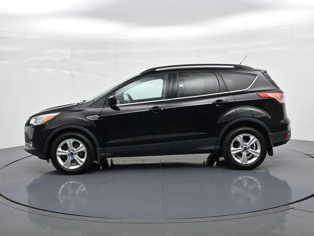 Ford Escape Vehicle Full-screen Gallery Image 9
