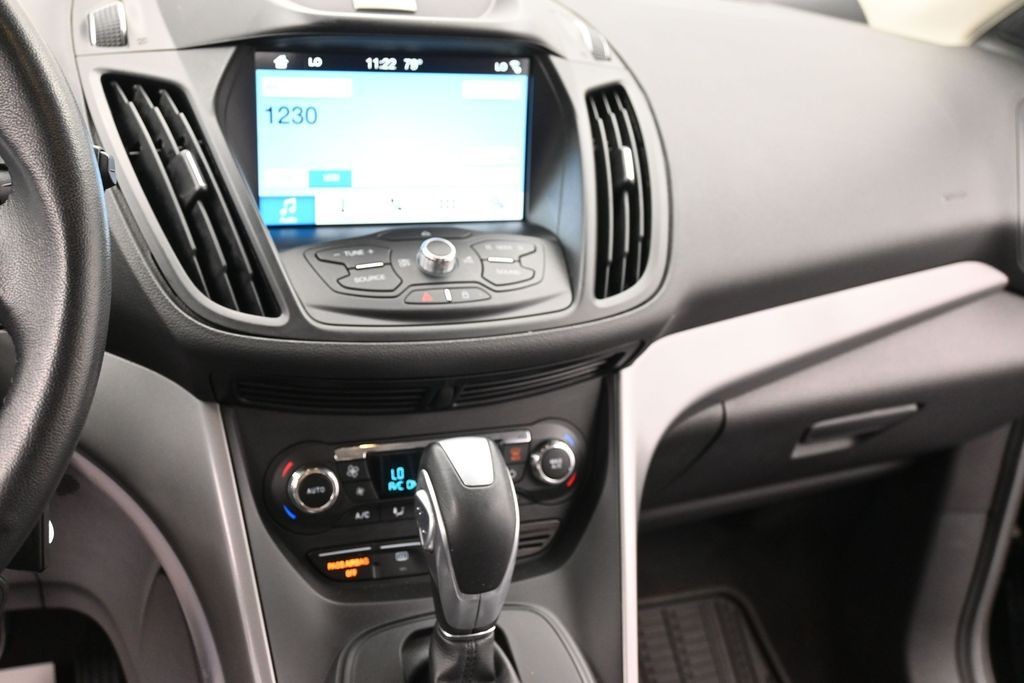 Ford Escape Vehicle Full-screen Gallery Image 12