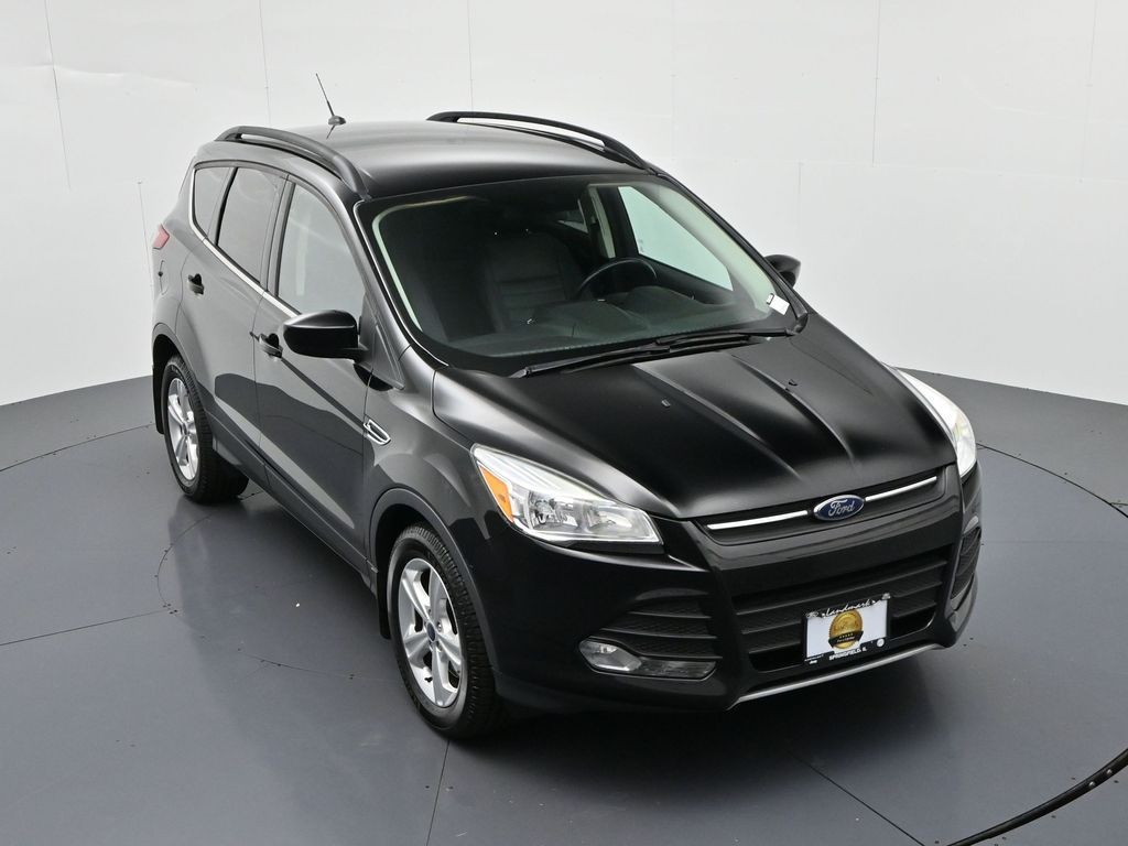 Ford Escape Vehicle Full-screen Gallery Image 16