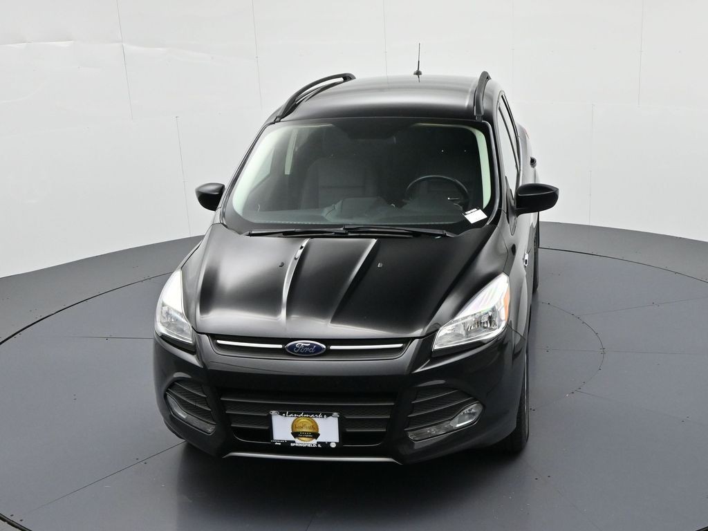 Ford Escape Vehicle Full-screen Gallery Image 17