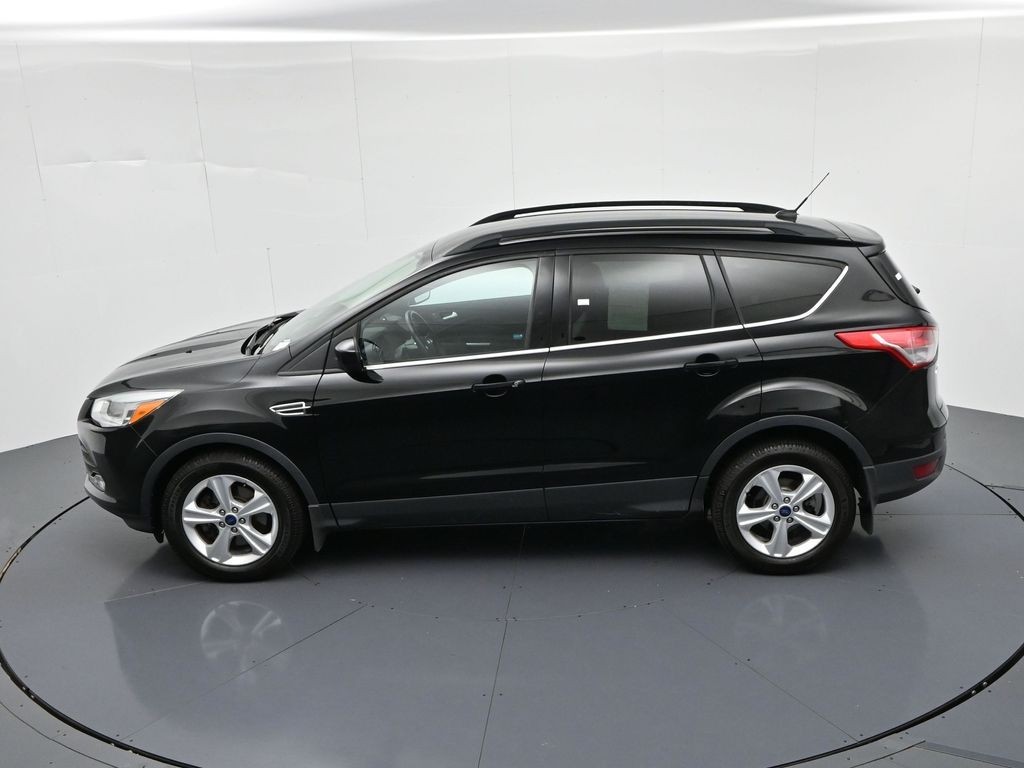 Ford Escape Vehicle Full-screen Gallery Image 19