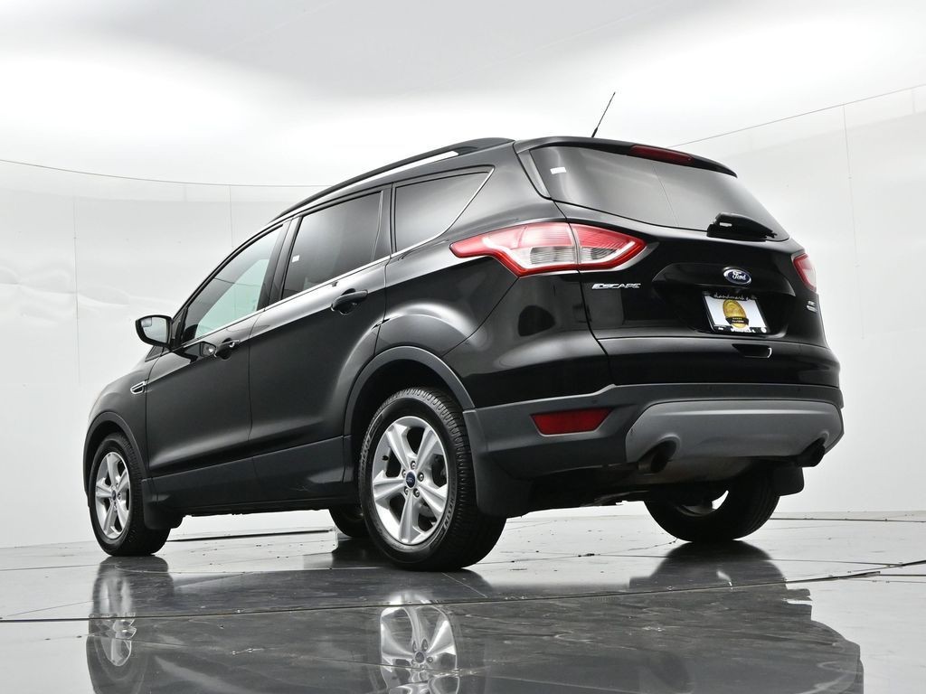Ford Escape Vehicle Full-screen Gallery Image 20