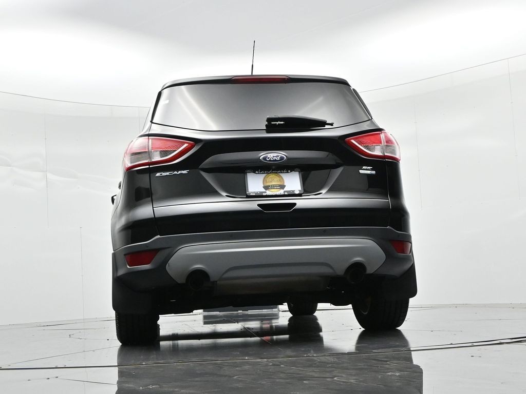 Ford Escape Vehicle Full-screen Gallery Image 21