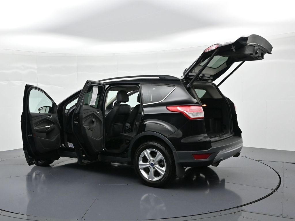 Ford Escape Vehicle Full-screen Gallery Image 25