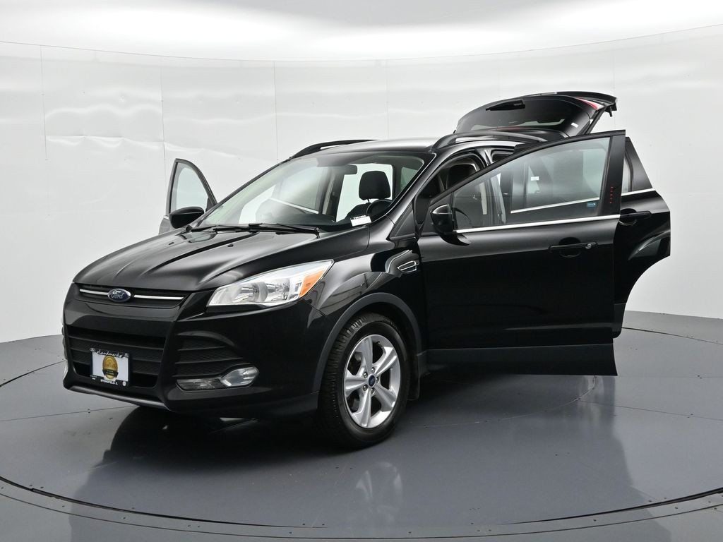 Ford Escape Vehicle Full-screen Gallery Image 26