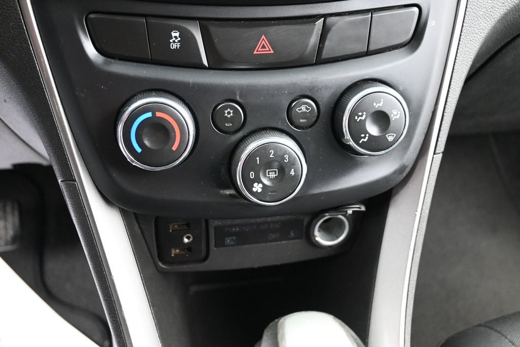 Chevrolet Trax Vehicle Full-screen Gallery Image 11