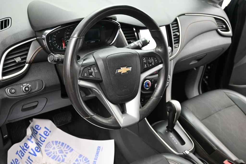 Chevrolet Trax Vehicle Full-screen Gallery Image 13