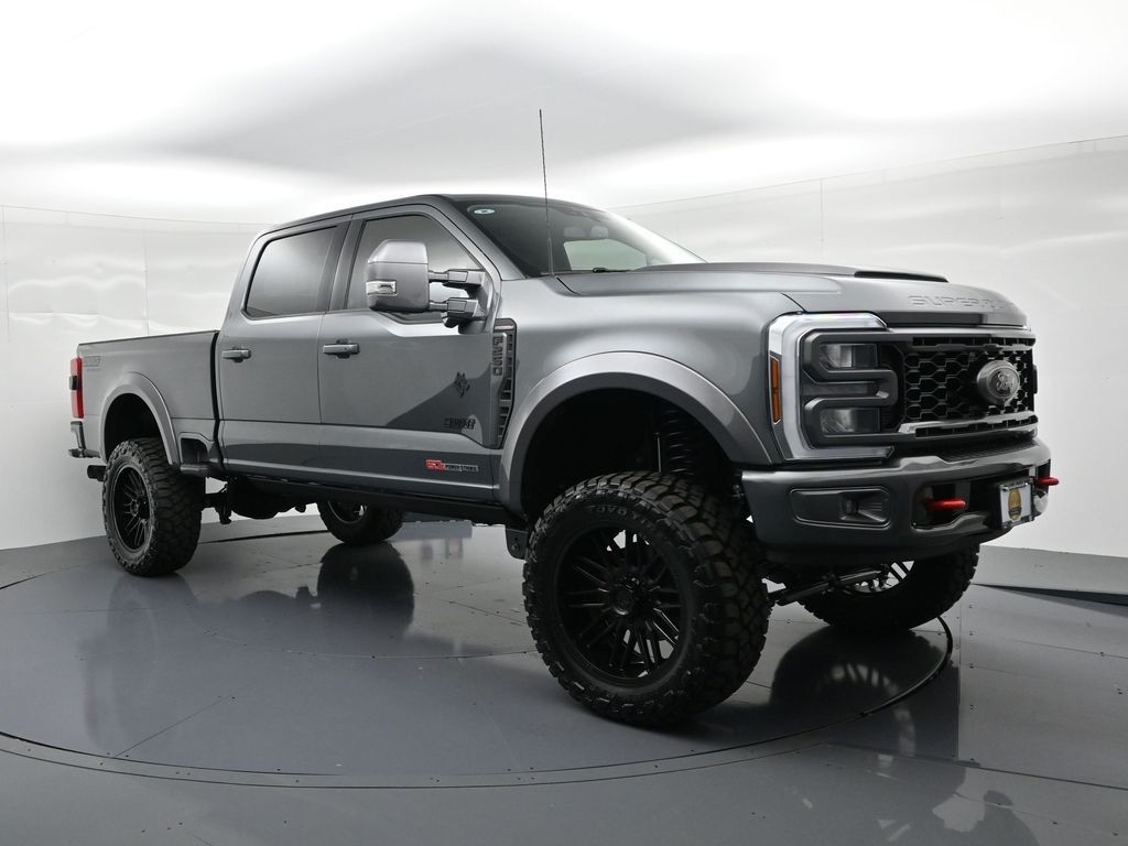 Ford F-250SD Vehicle Full-screen Gallery Image 4