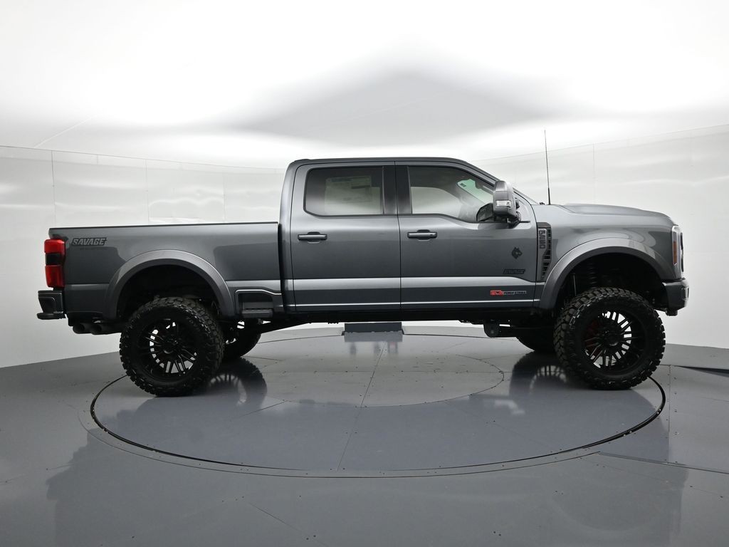 Ford F-250SD Vehicle Full-screen Gallery Image 5