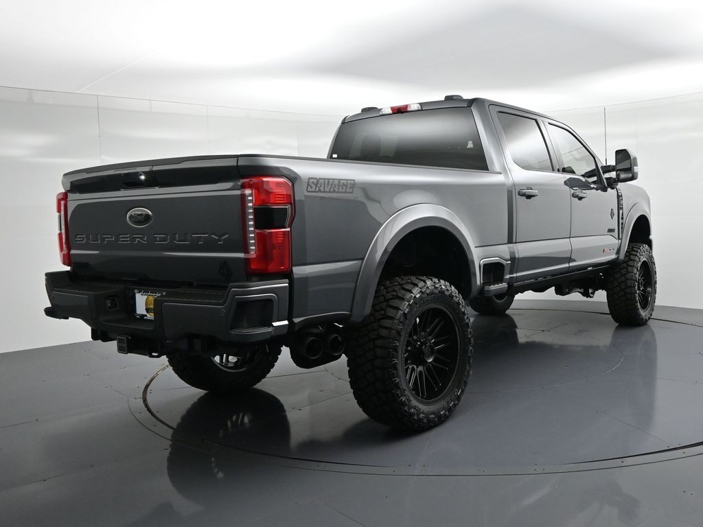 Ford F-250SD Vehicle Full-screen Gallery Image 6