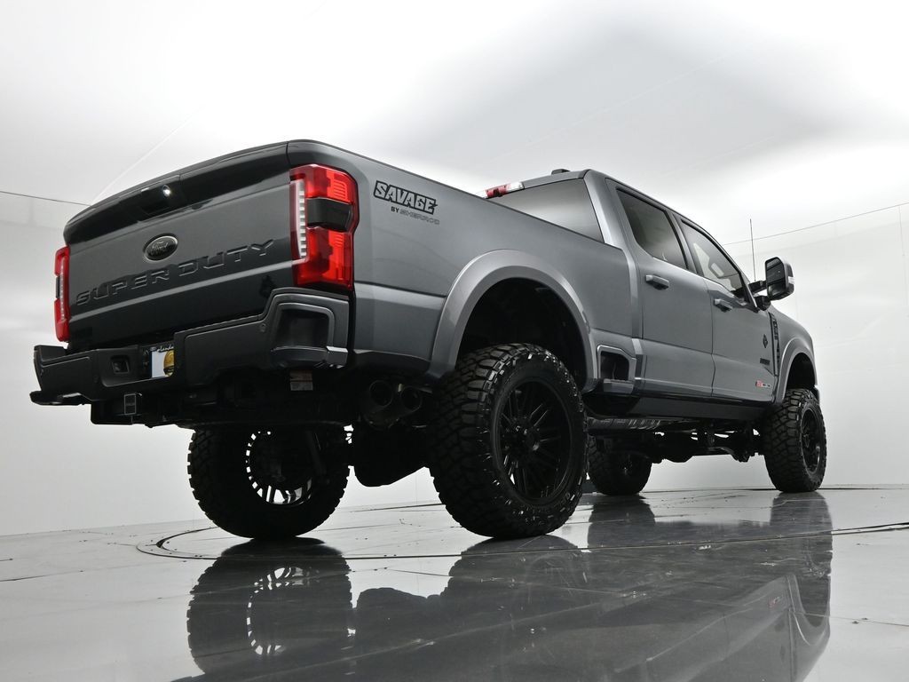 Ford F-250SD Vehicle Full-screen Gallery Image 23