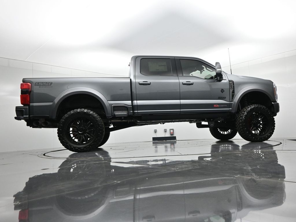 Ford F-250SD Vehicle Full-screen Gallery Image 24