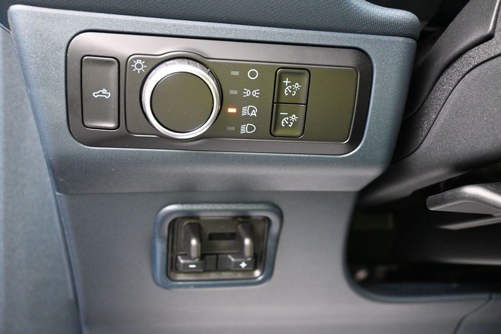 Ford Maverick Vehicle Full-screen Gallery Image 14